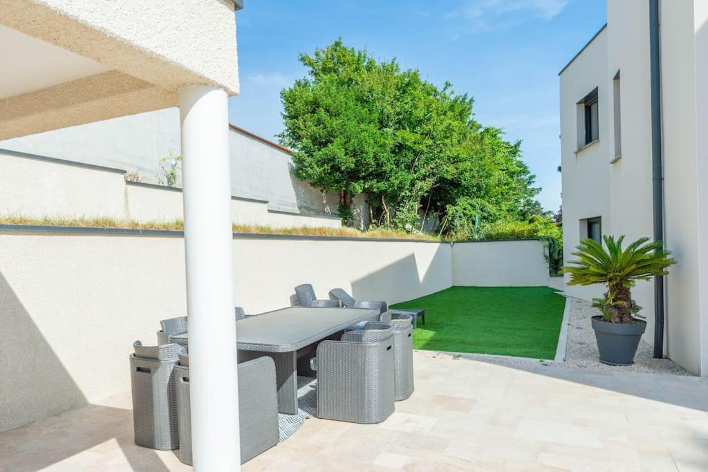 Luxe Piscine Vue *
