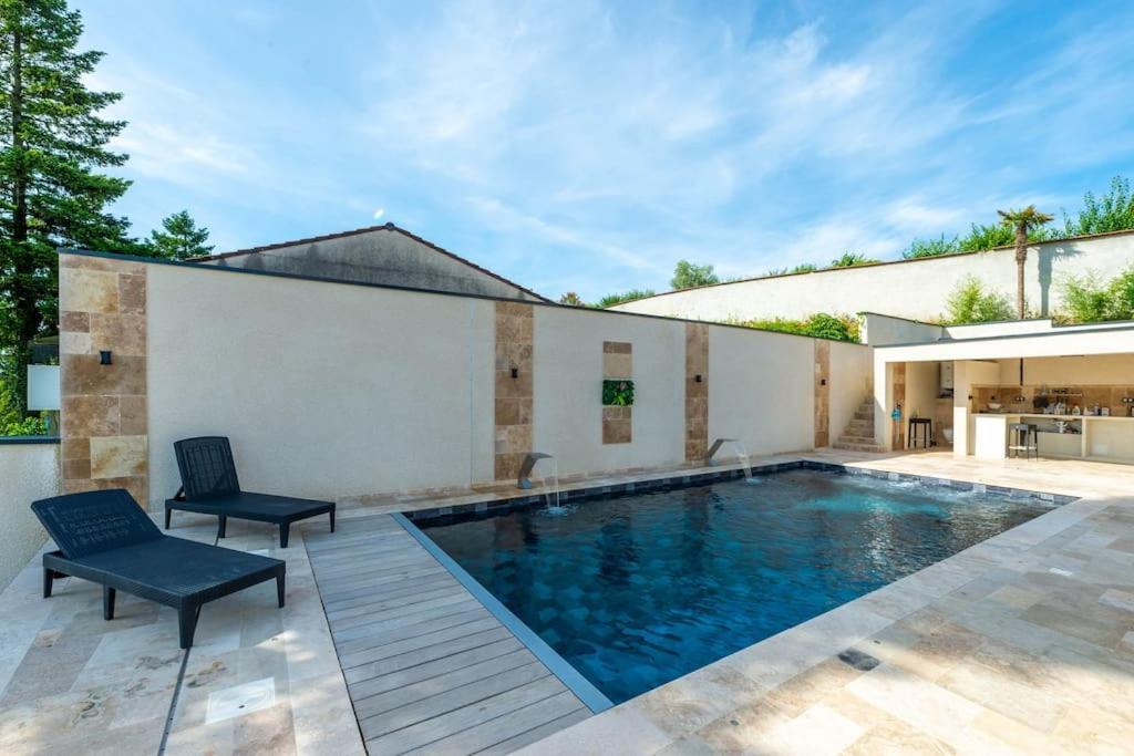 Luxe Piscine Vue Villa Grenay